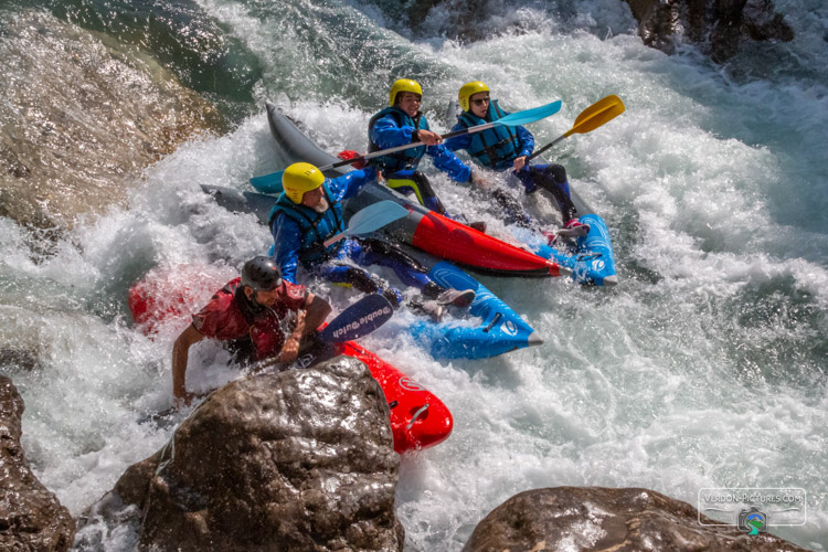 photo cano raft air boat canoe verdon